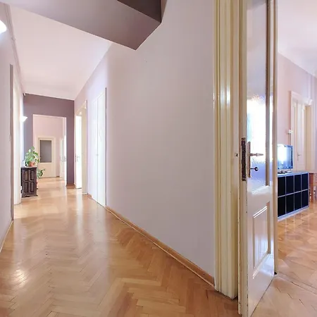 B7 Casa de hóspedes *