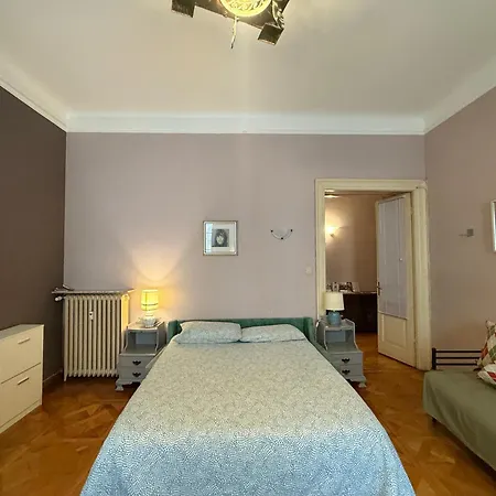 B7 Guest house *