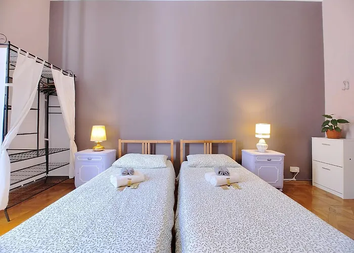 بيت ضيافة B7 *